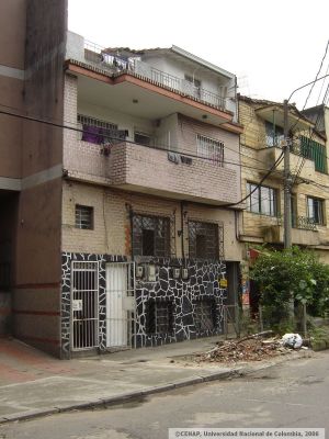 Vivienda del sector San Benito, centro de Medellin
CEHAP, 2006
Palabras clave: CENTRO MEDELLIN INQUILINATOS