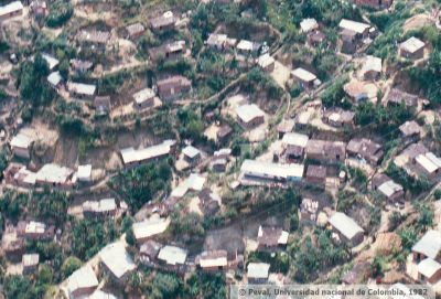 Barrio veinte de julio de Medellin
PEVAL 1982
Palabras clave: BARRIO VEINTE DE JULIO MEDELLIN