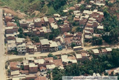 Expansion del barrio veinte de julio de Medellin
PEVAL 1982
Palabras clave: BARRIO VEINTE DE JULIO MEDELLIN