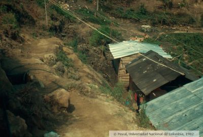 Accesos a viviendas del barrio veinte de julio de Medellin
PEVAL 1982
Palabras clave: BARRIO VEINTE DE JULIO MEDELLIN INVASIONES