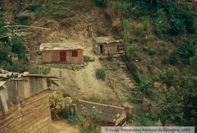 Accesos a viviendas del barrio veinte de julio de Medellin
PEVAL 1982
Palabras clave: BARRIO VEINTE DE JULIO MEDELLIN INVASIONES