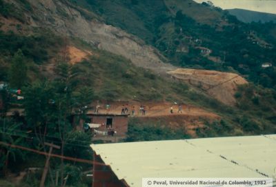 Comunidad del barrio veinte de julio de Medellin
PEVAL 1982
Palabras clave: BARRIO VEINTE DE JULIO MEDELLIN