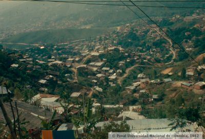 Panoramica del barrio 20 de julio de Medellin
PEVAL 1982
Palabras clave: BARRIO VEINTE DE JULIO MEDELLIN
