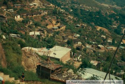 Barrio en expansion veinte de julio
PEVAL 1982
Palabras clave: BARRIO VEINTE DE JULIO MEDELLIN