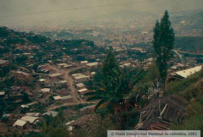 Vista global del barrio 20 de julio de Medellin
PEVAL 1982
Palabras clave: BARRIO VEINTE DE JULIO MEDELLIN INVASIONES