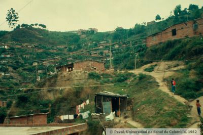 Accesos a viviendas del barrio veinte de julio de Medellin
PEVAL 1982
Palabras clave: BARRIO VEINTE DE JULIO MEDELLIN INVASIONES