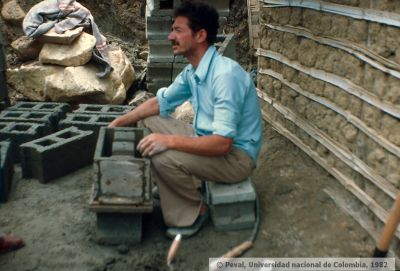 Elaboracion de material de construccion (adobes) en el barrio 20 de julio
PEVAL 1982
Palabras clave: BARRIO VEINTE DE JULIO MEDELLIN AUTOCONSTRUCCION