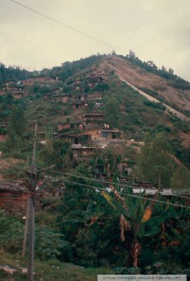 Electricidad y viviendas en el barrio veinte de julio en Medellin
PEVAL 1982
Palabras clave: BARRIO VEINTE DE JULIO MEDELLIN SERVICIOS PUBLICOS