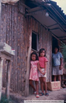 Habitantes del barrio veinte de julio
PEVAL 1982
Palabras clave: BARRIO VEINTE DE JULIO MEDELLIN