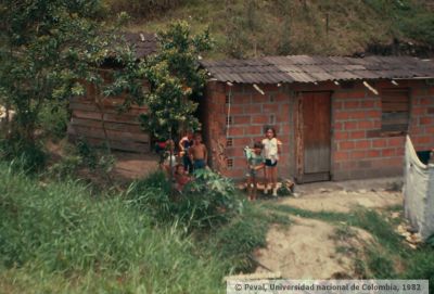 Viviendas del barrio en expansion veinte de julio
PEVAL 1982
Palabras clave: BARRIO VEINTE DE JULIO MEDELLIN INVASIONES