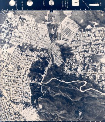 Fotografias aereas del barrio Castilla 1983
CEHAP - FOTOGRAMETRIA ANALITICA LTDA.
1983
ESC.1:5370
Palabras clave: FOTOGRAFIAS AEREAS CASTILLA