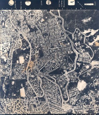 Fotografia aerea del barrio Castilla, 1983
CEHAP - FOTOGRAMETRIA ANALITICA LTDA.
1983
ESC.1:5370
Palabras clave: FOTOGRAFIA AEREA CASTILLA