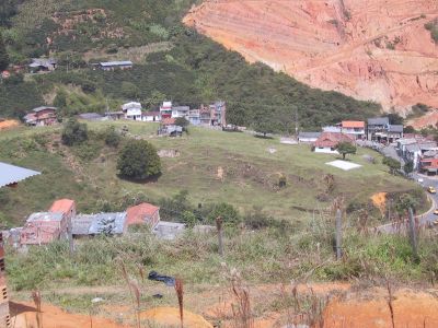 Suelo en alto estado de erosion por la explotacion de canteras en el Corregimiento de Altavista 
CEHAP, 2003
Palabras clave: ALTAVISTA EROSION EXPLOTACION MINERA