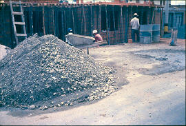 Vivienda en construccion, barrio San Antonio
CEHAP
PEVAL AT-PHP, 1988
Palabras clave: SAN ANTONIO