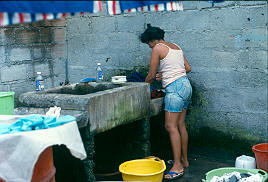 Lavadero de ropa, Apartado
CEHAP
PEVAL, 1983
Palabras clave: VIVIENDA DE ALQUILER