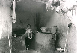 Lavadero de ropa, Apartado
CEHAP
PEVAL, 1983
Palabras clave: INQUILINATOS