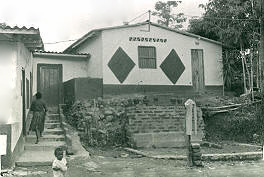 Fachada de vivieda, Apartado
CEHAP
PEVAL, 1983
Palabras clave: VIVIENDA DE ALQUILER