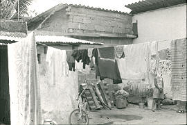 Patio y tendedero de ropa, Apartado
CEHAP
PEVAL, 1983
Palabras clave: VIVIENDA DE ALQUILER