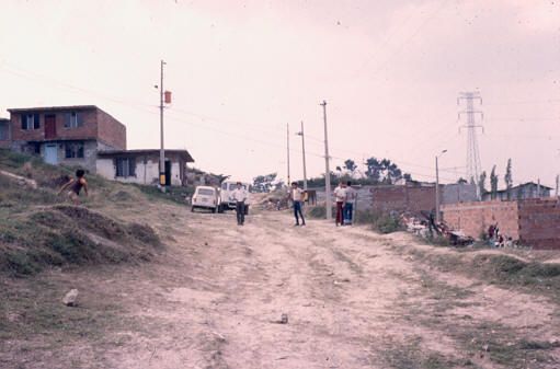 Vías de circulación, barrio Aures
PEVAL 1988
Palabras clave: AURES