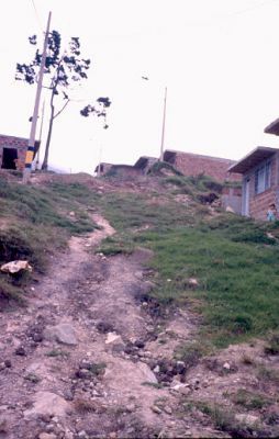 Accesos a las viviendas, barrio Aures
PEVAL 1988
Palabras clave: AURES