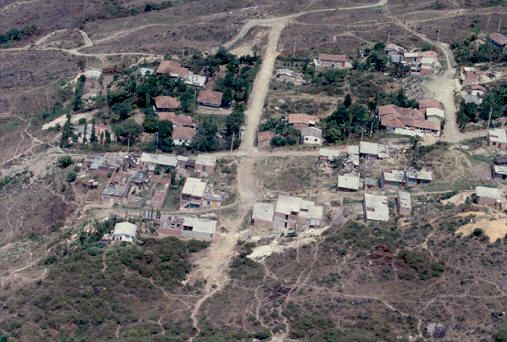 Panorámica vías de circulación, barrio Aures
PEVAL 1988
Palabras clave: BARRIOS PIRATAS MEDELLIN