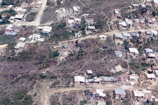 Panoramica de loteo y proceso de construccion del barrio Aures 
PEVAL 1988
Palabras clave: BARRIOS PIRATAS MEDELLIN