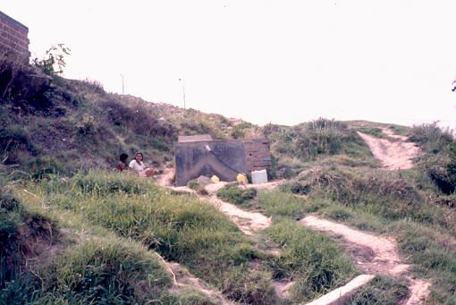 Lugar para el abastecimiento de agua, barrio Aures
PEVAL 1988
Palabras clave: BARRIOS PIRATAS