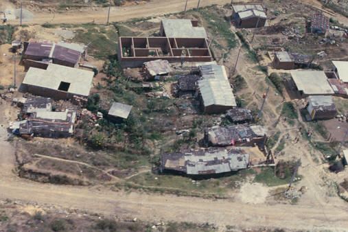 Panorámica proceso de construccion del barrio Aures
PEVAL 1988
Palabras clave: BARRIOS PIRATAS