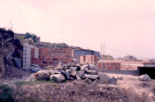 Construcción de vivienda, barrio Aures 
PEVAL 1988
Palabras clave: AURES
