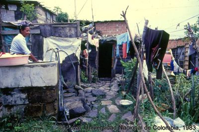 Precariedad de viviendas y acceso a servicios publicos en el Barrio Kennedy de Medellin
Peval, 1983
Palabras clave: LOTES CON SERVICIOS AGUA
