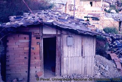 Precariedad de viviendas en el Barrio Kennedy de Medellin
Peval, 1983
Palabras clave: LOTES CON SERVICIOS KENNEDY