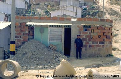 Proceso de loteo y construccion del programa de vivienda en el Barrio kennedy de Medellin
Peval, 1983
Palabras clave: LOTES CON SERVICIOS KENNEDY