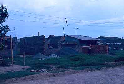 Vivienda en transicion envolvente, barrio Comuneros
CEHAP
Gilma Mosquera 1983
Palabras clave: VIVIENDA