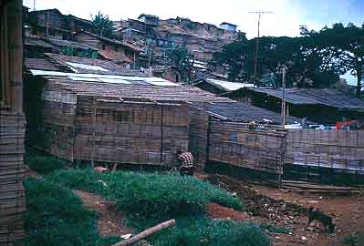 Panoramica de viviendas provisionales o cambuches, barrio 3 de Mayo
CEHAP
Gilma Mosquera 1983
Palabras clave: VIVIENDA