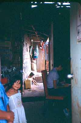 Vivienda del barrio 3 de Mayo desde el interior
CEHAP
Gilma Mosquera 1983
Palabras clave: VIVIENDA
