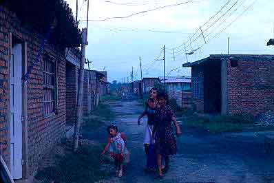 Construccion y mejoramiento de vivienda, barrio Comuneros I
CEHAP
Gilma Mosquera 1983
Palabras clave: VIVIENDA