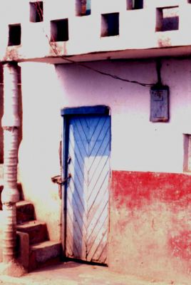 La puerta y los elementos de estructura, barrio Popular, Medellin
CEHAP
PEVAL 1985
Palabras clave: ESPACIOS DE REPRESENTACION