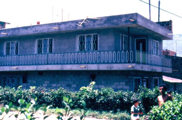 La concepcion del jardin como elemento decorativo, barrio Doce de Octubre, Medellin
CEHAP
PEVAL 1985
Palabras clave: ESPACIOS DE REPRESENTACION