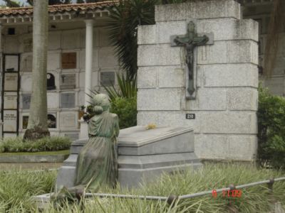 Mausoleo museo cementerio San Pedro
CEHAP, 2007
Palabras clave: CEMENTERIO SAN PEDRO PATRIMONIO