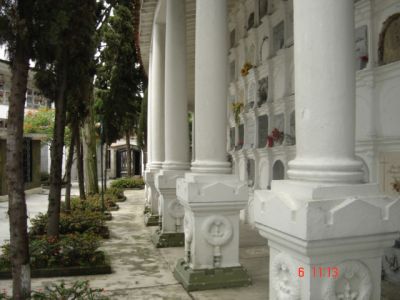 Columnas ornamentadas interior museo cementerio San Pedro
CEHAP, 2007
Palabras clave: CEMENTERIO SAN PEDRO PATRIMONIO