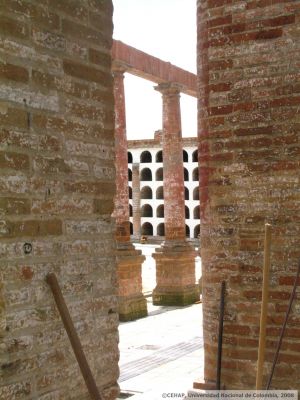 Columnas de pasillo del Cementerio San Lorenzo
Senia Salazar, 2008
Palabras clave: CEMENTERIOS PATRIMONIO MEDELLIN SAN LORENZO DEMOLICION