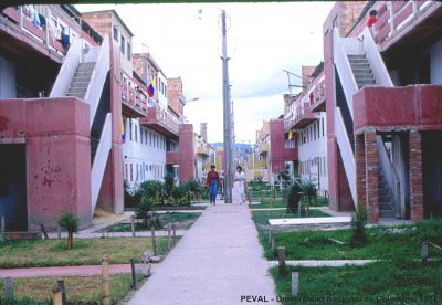 Vias e infraestructura del Proyecto de Vivienda Ciudad Bachue en Bogota
PEVAL, Tova Solo, 1983
Palabras clave: Vivienda