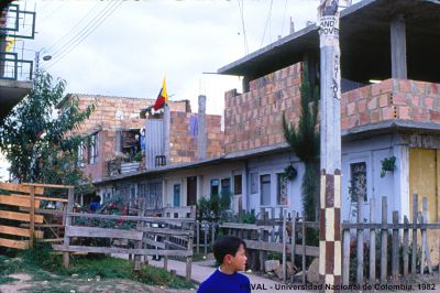 Vias e infraestructura del Proyecto de Vivienda Ciudad Bachue en Bogota
PEVAL, Tova Solo, 1983
