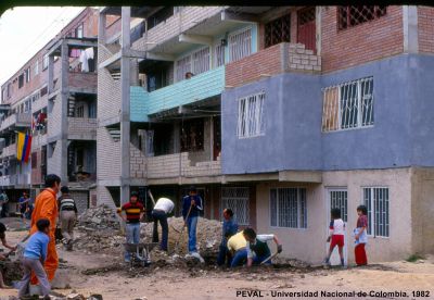 Adeucacion de vias del proyecto de vivienda Ciudad Bachue en Bogota
PEVAL, Tova Solo, 1983
Palabras clave: Vivienda en altura ICT Bogota