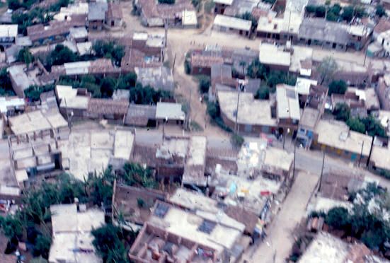 Proceso de autoconstruccion en la Comuna Nororiental Medellin
PEVAL 1988
Palabras clave: COMUNA NORORIENTAL