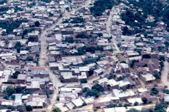 Vista aerea de asentamientos Comuna Nororiental de Medellin en 1988
PEVAL 1988
Palabras clave: COMUNA NORORIENTAL