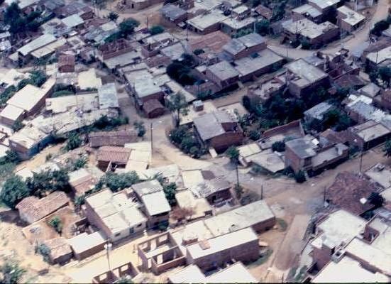 Vista aerea de asentamientos Comuna Nororiental de Medellin en 1988
PEVAL 1988
Palabras clave: COMUNA NORORIENTAL
