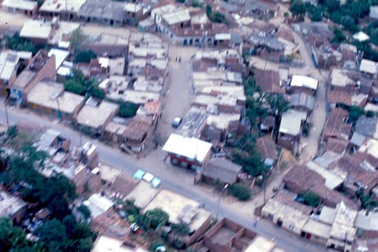 Vista aerea de asentamientos Comuna Nororiental de Medellin en 1988
PEVAL 1988
Palabras clave: COMUNA NORORIENTAL