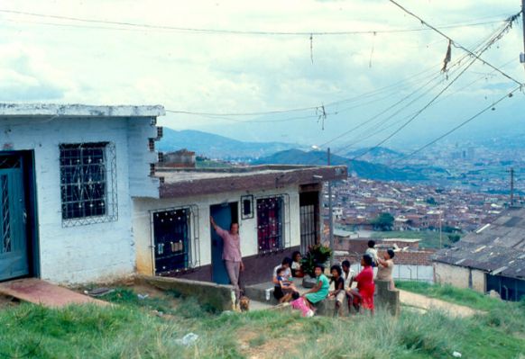 Habitantes del barrio Doce de Octubre
Tomas Nieto 1982
Palabras clave: DOCE DE OCTUBRE