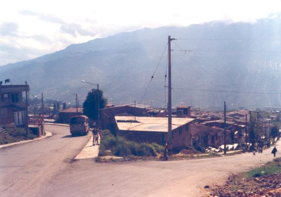 Estado de las vias y perspectiva de las calles, barrio Doce de Octubre
CEHAP 1988
Palabras clave: INFRAESTRUCTURA